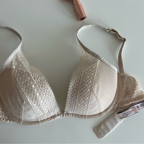 VS Light Padded Bra - Picture 2 of 3